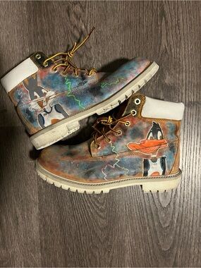 Timberland Boots size 5.5 Daffy Duck/Bugs Bunny custom painted SpaceJam